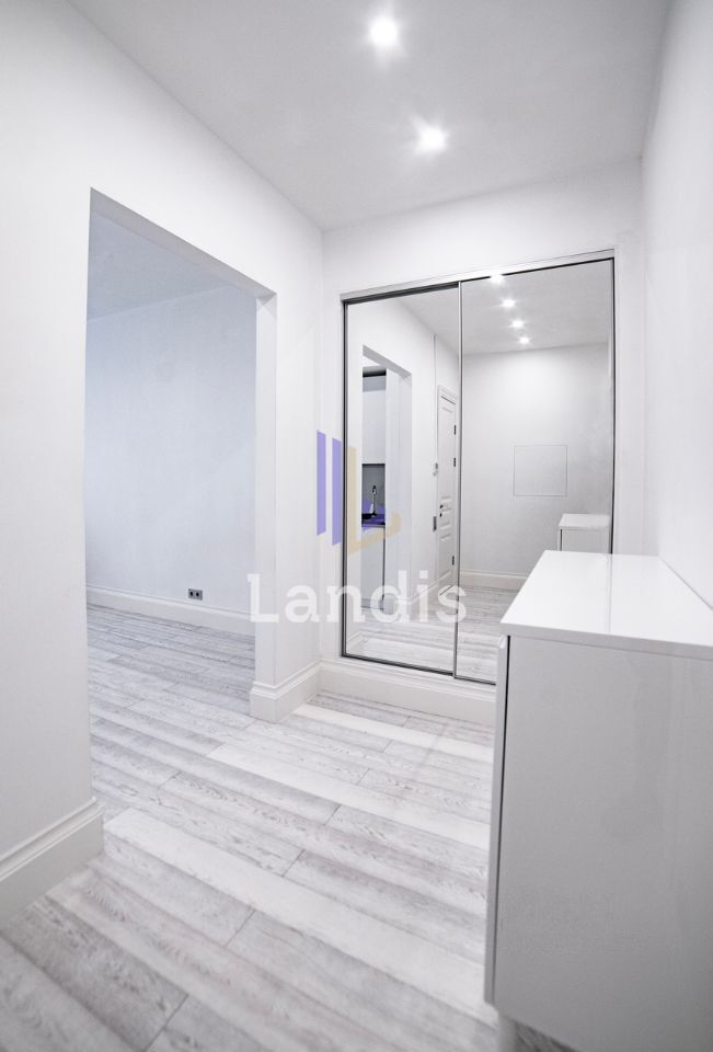 Продается 1-комнатная квартира, площадью 53.00 кв.м. Москва, улица 2-я Брестская, дом 6