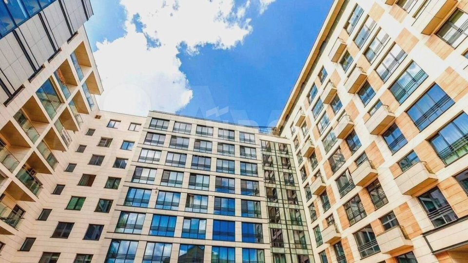 Продается 3-комнатная квартира, площадью 142.00 кв.м. Москва, переулок Казарменный, дом 3