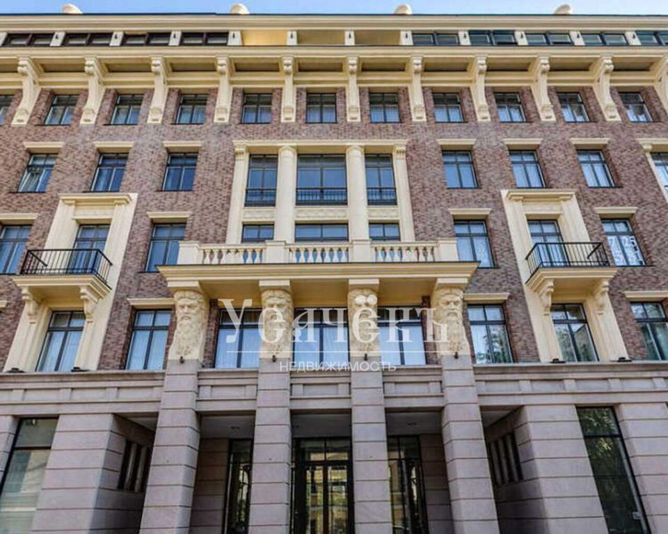 Продается 5-комнатная квартира, площадью 253.00 кв.м. Москва, переулок Большой Лёвшинский, дом 11