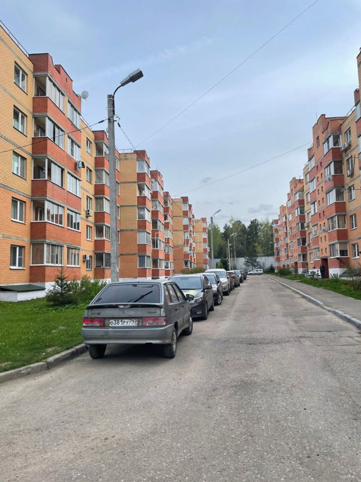 Продается 2-комнатная квартира, площадью 49.20 кв.м. Московская область, Пушкинский район, дачный поселок Зеленоградский, улица Островского, дом 13