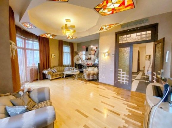 Продается 3-комнатная квартира, площадью 154.00 кв.м. Москва, переулок Зачатьевский 1-й, дом 6стр1