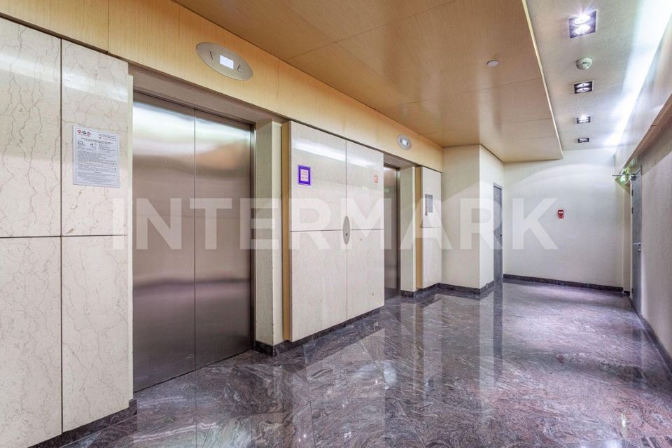 Продается 4-комнатная квартира, площадью 233.00 кв.м. Москва, переулок Зачатьевский 1-й, дом 5