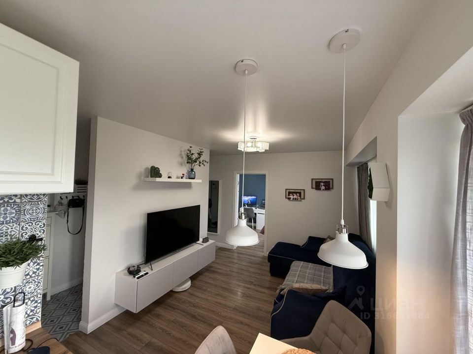 Продается 2-комнатная квартира, площадью 45.00 кв.м. Москва, улица Нежинская, дом 19к1