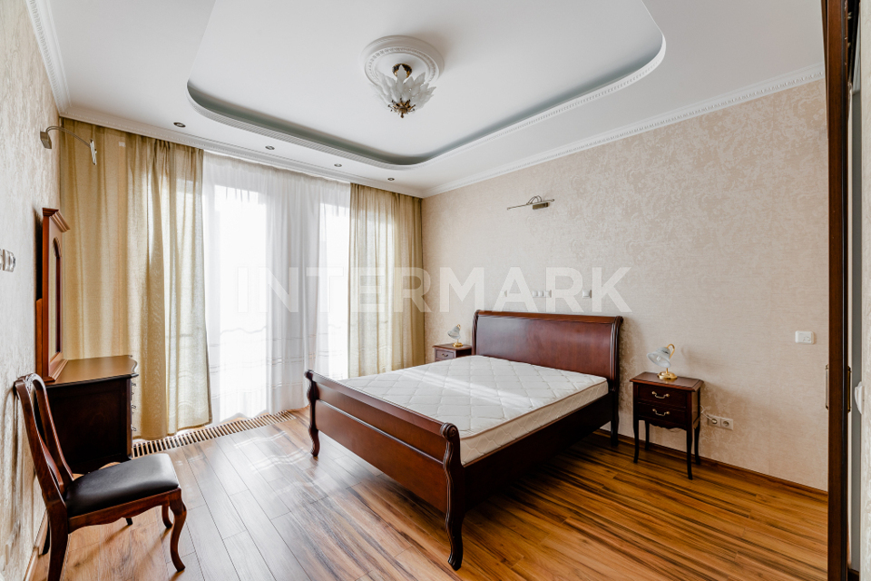 Продается 2-комнатная квартира, площадью 94.00 кв.м. Москва, улица Льва Толстого