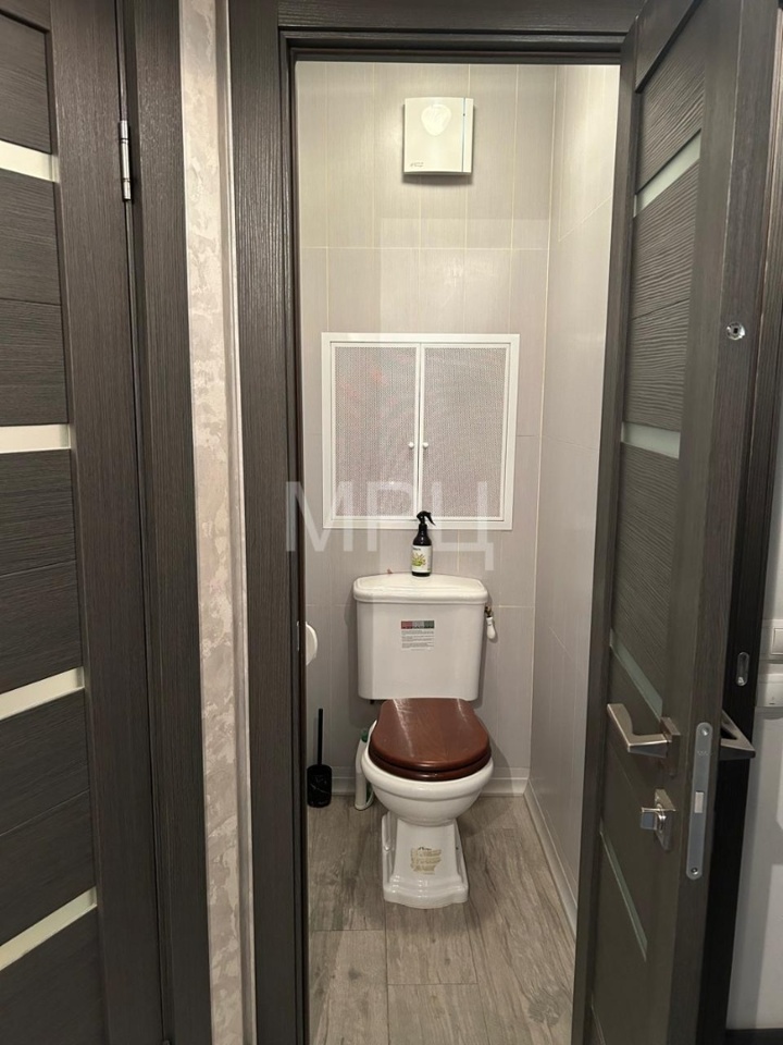 Продается 3-комнатная квартира, площадью 65.00 кв.м. Москва, Загородное шоссе, дом 9к1