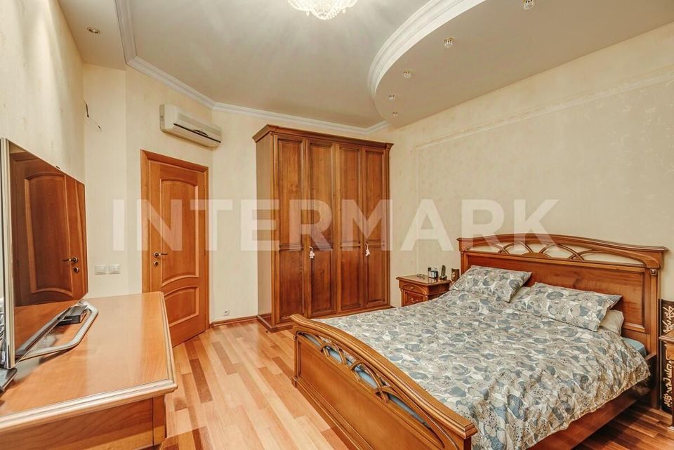 Продается 4-комнатная квартира, площадью 150.00 кв.м. Москва, переулок Казарменный, дом 3с6