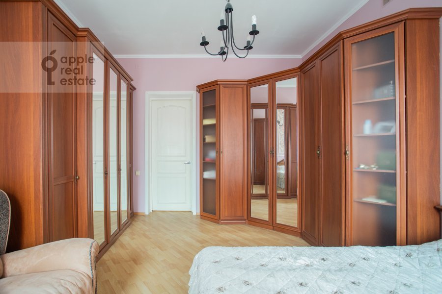 Продается 4-комнатная квартира, площадью 120.00 кв.м. Москва, переулок Козихинский Большой, дом 8