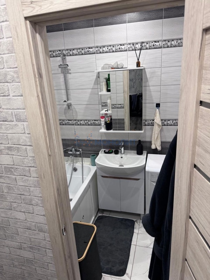 Продается 1-комнатная квартира, площадью 35.00 кв.м. Москва, улица Кедрова, дом 18к1