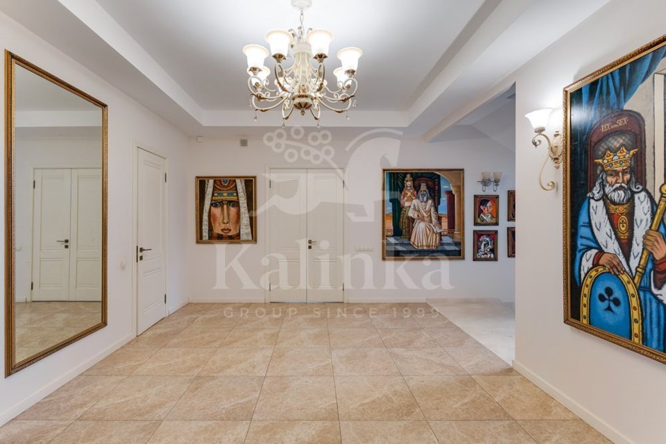 Продается дом, площадью 550.00 кв.м. Московская область, Одинцовский район, деревня Лапино