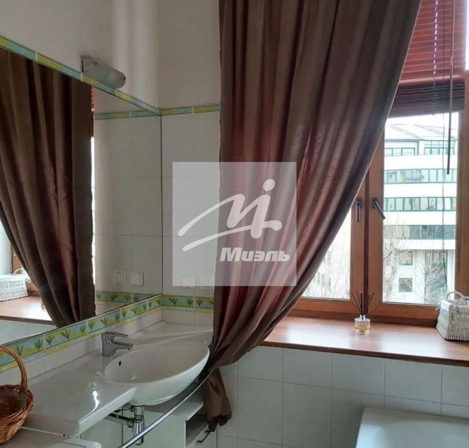 Продается 1-комнатная квартира, площадью 37.50 кв.м. Москва, улица Большая Ордынка, дом 68