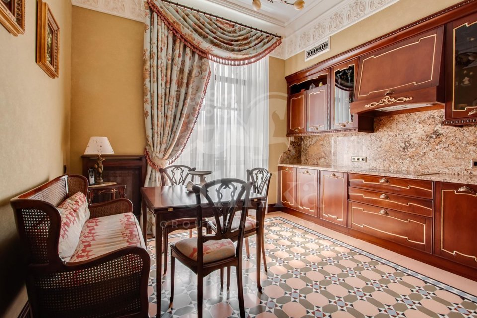Продается 3-комнатная квартира, площадью 90.00 кв.м. Москва, улица Фрунзенская 3-я, дом 19