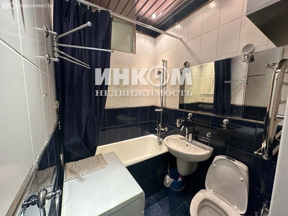 Продается 2-комнатная квартира, площадью 60.00 кв.м. Москва, улица Ярцевская, дом 11к3