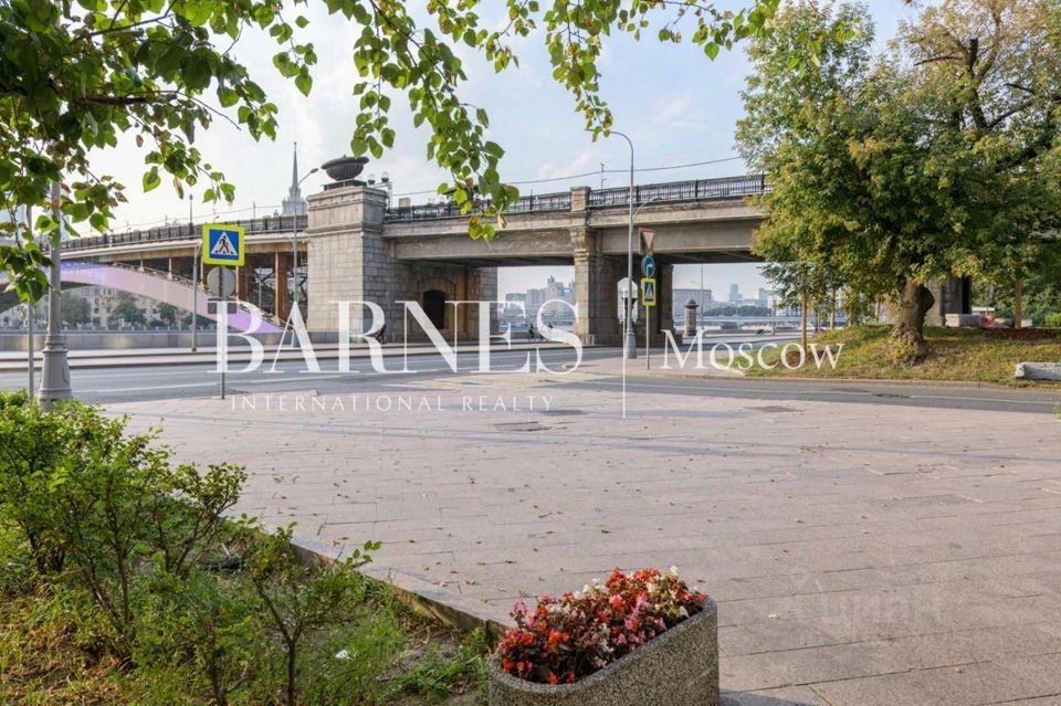 Продается 3-комнатная квартира, площадью 103.00 кв.м. Москва, набережная Смоленская, дом 2а