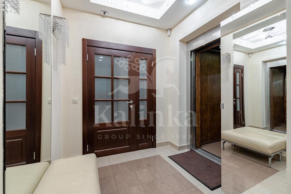 Продается 4-комнатная квартира, площадью 160.00 кв.м. Москва, переулок Погорельский, дом 6