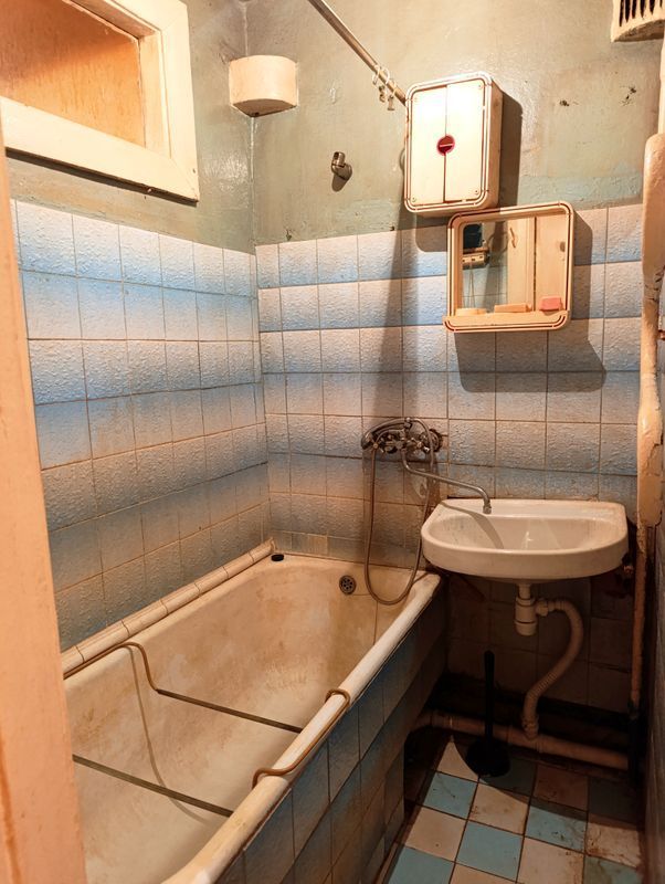 Продается 3-комнатная квартира, площадью 57.70 кв.м. Московская область, Сергиево-Посадский район, город Хотьково, улица Лихачева, дом 1