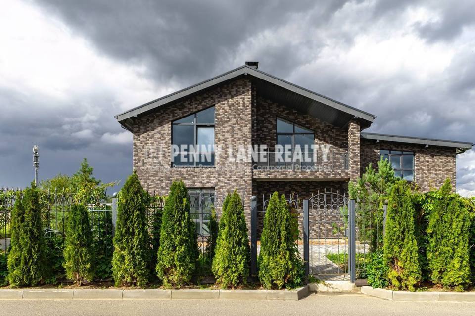 Продается дом, площадью 240.00 кв.м. Московская область, Красногорск городской округ, город Красногорск, улица Спортивная