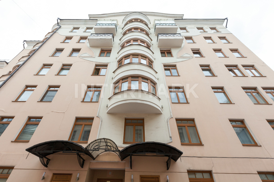 Продается 3-комнатная квартира, площадью 148.60 кв.м. Москва, переулок Кривоарбатский, дом 8стр2