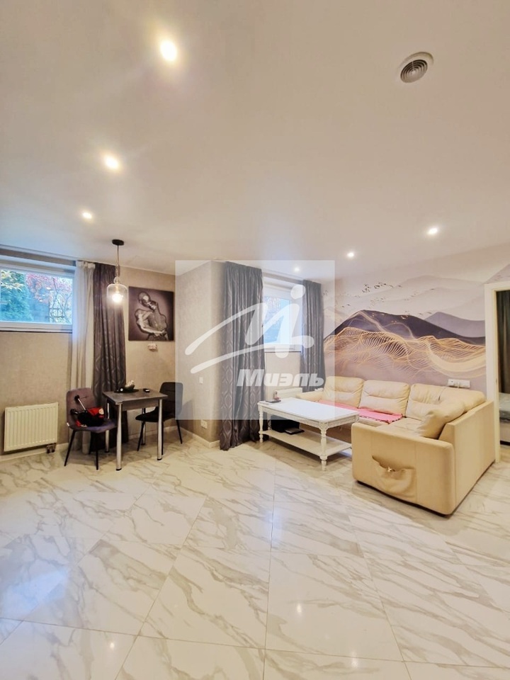 Продается 2-комнатная квартира, площадью 46.00 кв.м. Москва, улица Береговая, дом 8к2