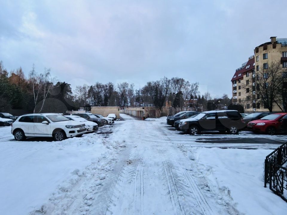 Продается 3-комнатная квартира, площадью 130.00 кв.м. Московская область, Одинцовский район, поселок городского типа Заречье, улица Сосновая, дом 1Ак1