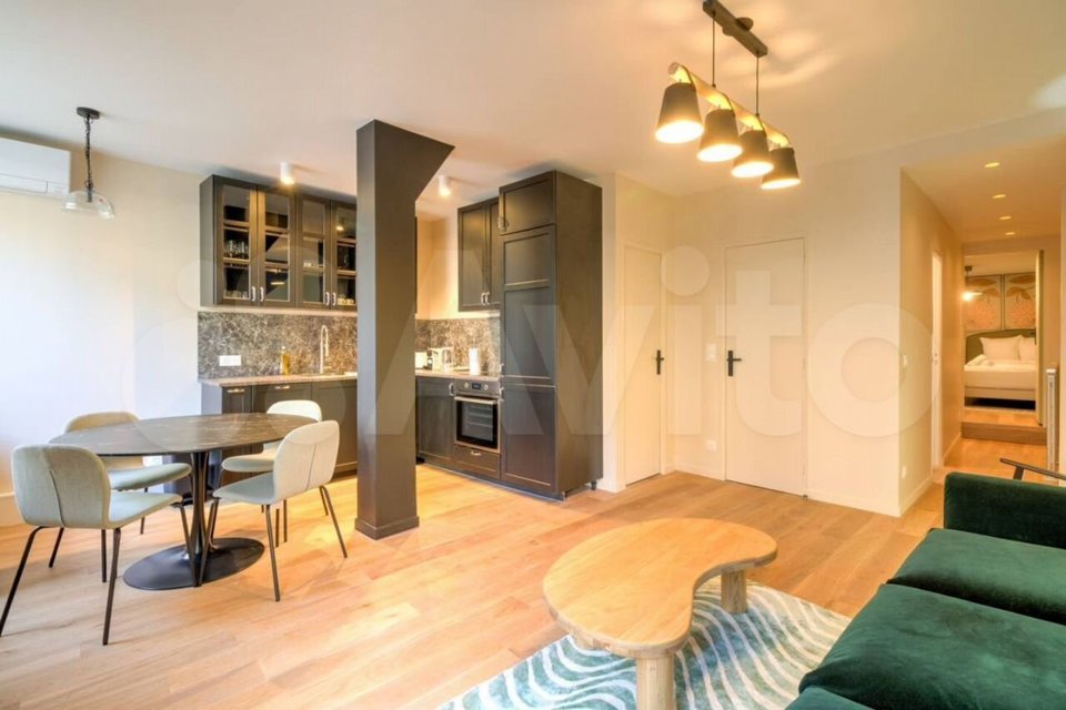 Продается 3-комнатная квартира, площадью 169.00 кв.м. Москва, переулок Зачатьевский 1-й, дом 5