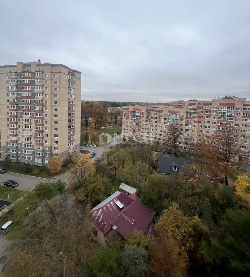 Продается 2-комнатная квартира, площадью 61.40 кв.м. Московская область, Лосино-Петровский городской округ, поселок Свердловский, улица Михаила Марченко, дом 4