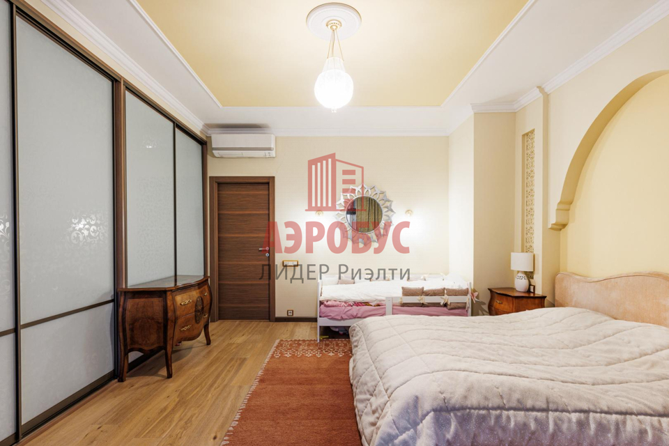 Продается 3-комнатная квартира, площадью 145.50 кв.м. Москва, проезд Кочновский, дом 4к2