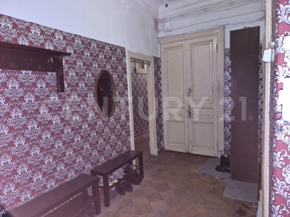 Продается 5-комнатная квартира, площадью 121.50 кв.м. Москва, улица Молчановка Большая