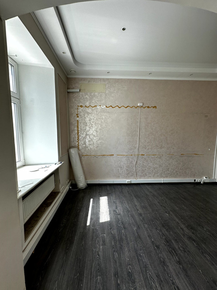 Продается 3-комнатная квартира, площадью 87.60 кв.м. Москва, улица Молчановка Большая, дом 15