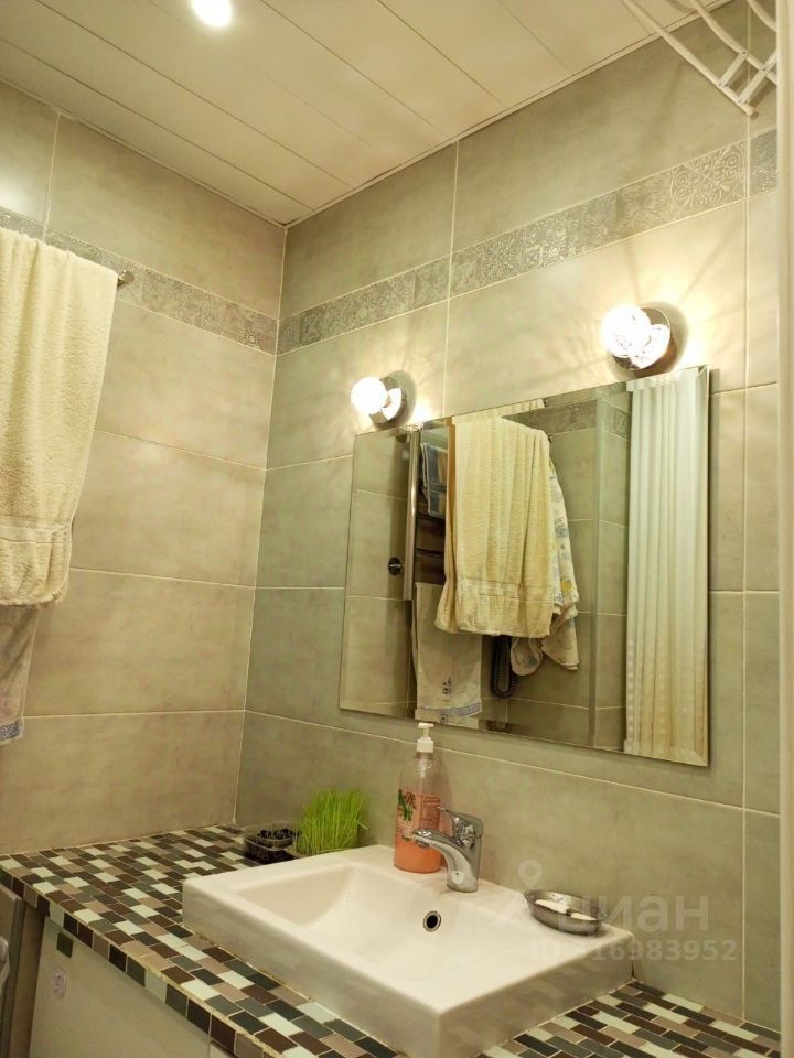 Продается 2-комнатная квартира, площадью 43.00 кв.м. Москва, Аминьевское шоссе, дом 12