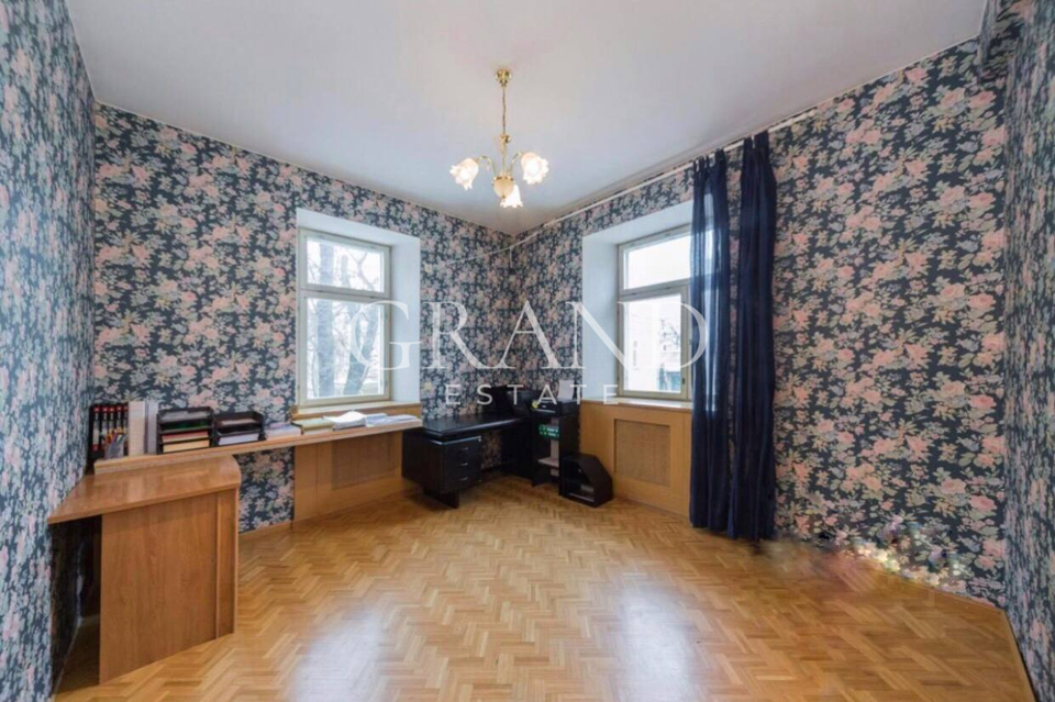 Продается 5-комнатная квартира, площадью 115.00 кв.м. Москва, переулок Богословский, дом 3