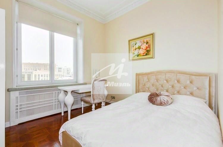 Продается 3-комнатная квартира, площадью 100.00 кв.м. Москва, набережная Котельническая, дом 1/15квк