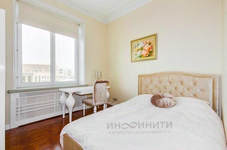 Продается 4-комнатная квартира, площадью 95.50 кв.м. Москва, набережная Котельническая, дом 1/15квк