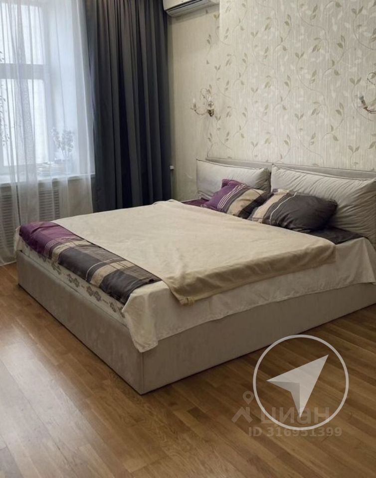 Продается 3-комнатная квартира, площадью 87.90 кв.м. Москва, улица Новый Арбат, дом 30/9