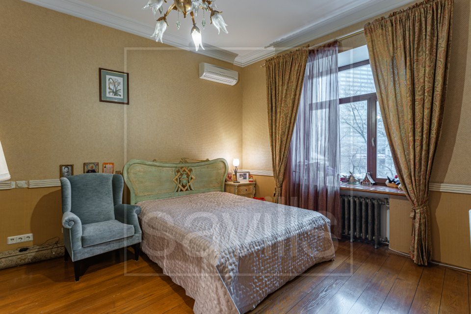Продается 3-комнатная квартира, площадью 133.90 кв.м. Москва, улица Молчановка Малая, дом 6