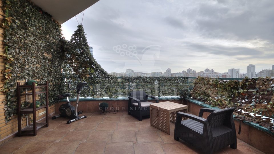 Продается 4-комнатная квартира, площадью 124.00 кв.м. Москва, улица Минская