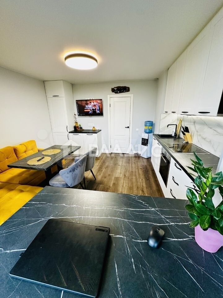 Продается 2-комнатная квартира, площадью 52.00 кв.м. Москва, улица Снежная, дом 19к2