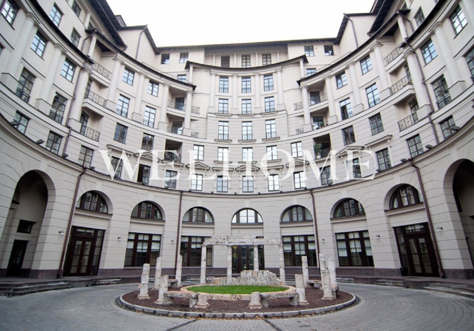 Продается 5-комнатная квартира, площадью 228.80 кв.м. Москва, переулок 2-й Казачий