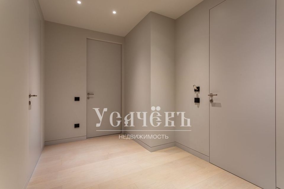 Продается 4-комнатная квартира, площадью 150.00 кв.м. Москва, улица Братьев Фонченко