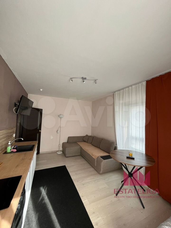 Продается 2-комнатная квартира, площадью 58.00 кв.м. Москва, улица Парковая, дом 1