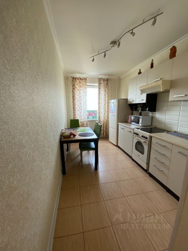 Продается 2-комнатная квартира, площадью 60.00 кв.м. Москва, улица Никулинская, дом 12к1