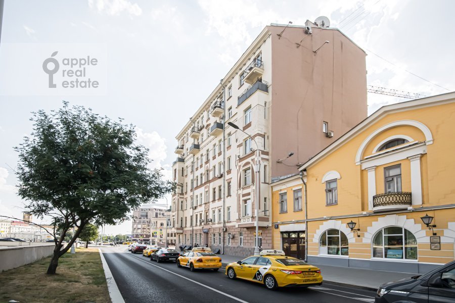 Продается 4-комнатная квартира, площадью 165.00 кв.м. Москва, Никитский бульвар, дом 5