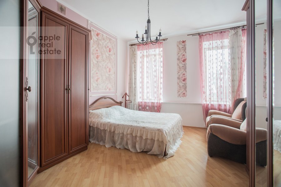 Продается 4-комнатная квартира, площадью 120.00 кв.м. Москва, переулок Козихинский Большой, дом 8