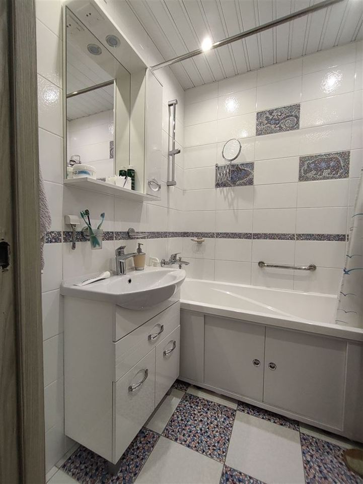 Продается 3-комнатная квартира, площадью 74.00 кв.м. Москва, улица Миклухо-Маклая, дом 30