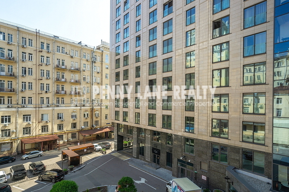 Продается 2-комнатная квартира, площадью 61.00 кв.м. Москва, улица Большая Садовая