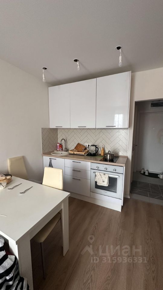 Продается 1-комнатная квартира, площадью 19.90 кв.м. Московская область, Красногорск городской округ, поселок Ильинское-Усово, улица Архангельская, дом 7