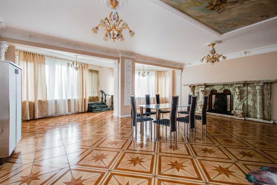 Продается 3-комнатная квартира, площадью 236.00 кв.м. Москва, Можайское шоссе, дом 2