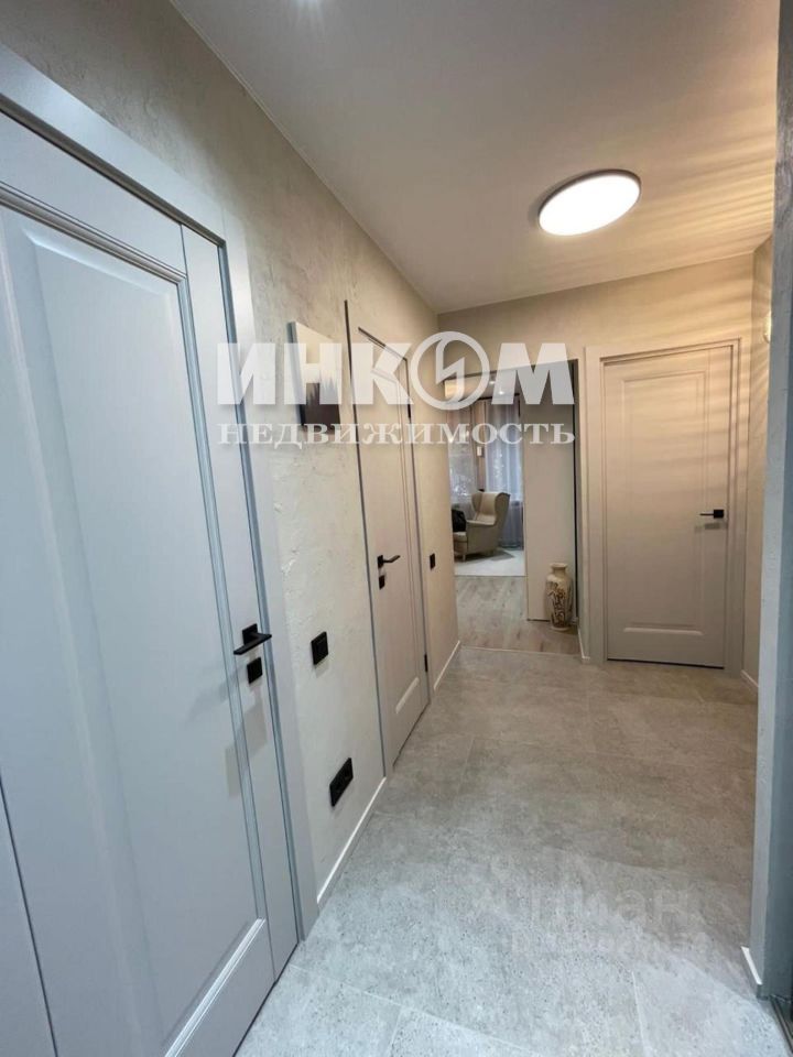 Продается 1-комнатная квартира, площадью 35.60 кв.м. Москва, улица Ярцевская, дом 29к1