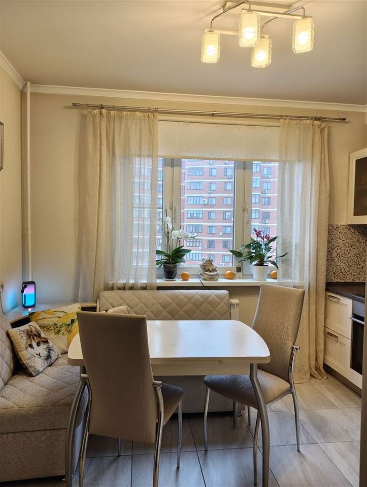 Продается 3-комнатная квартира, площадью 74.00 кв.м. Москва, улица Миклухо-Маклая, дом 30