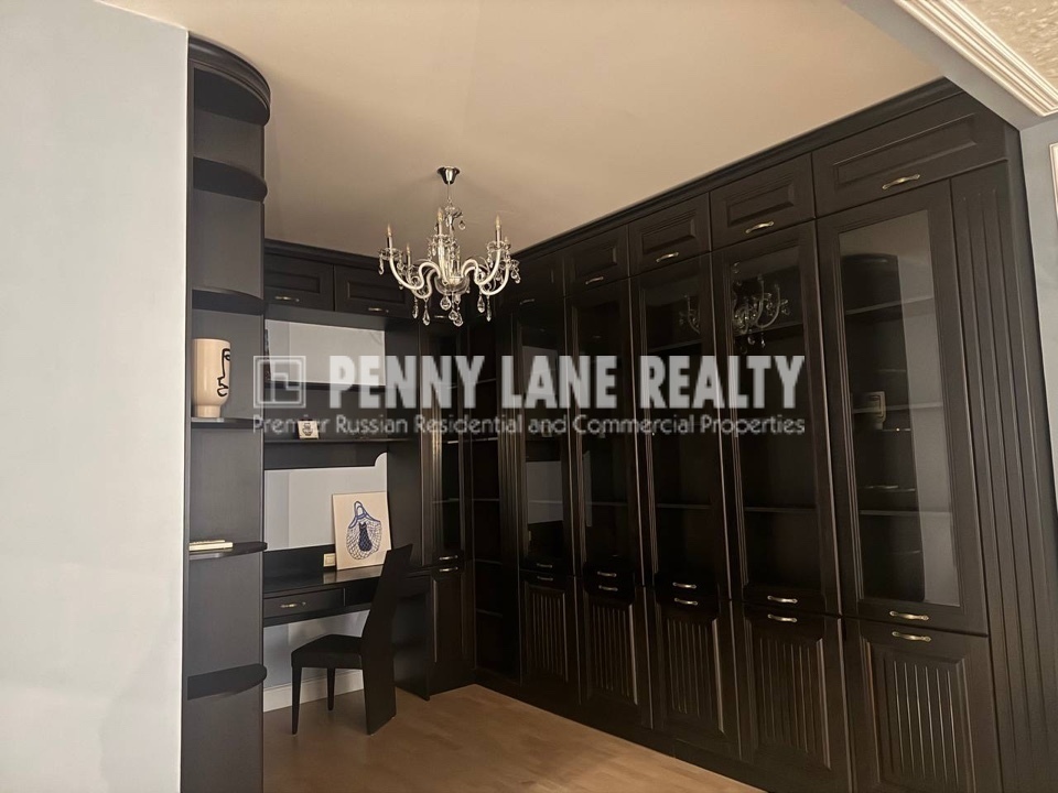 Продается 3-комнатная квартира, площадью 135.00 кв.м. Москва, Страстной бульвар