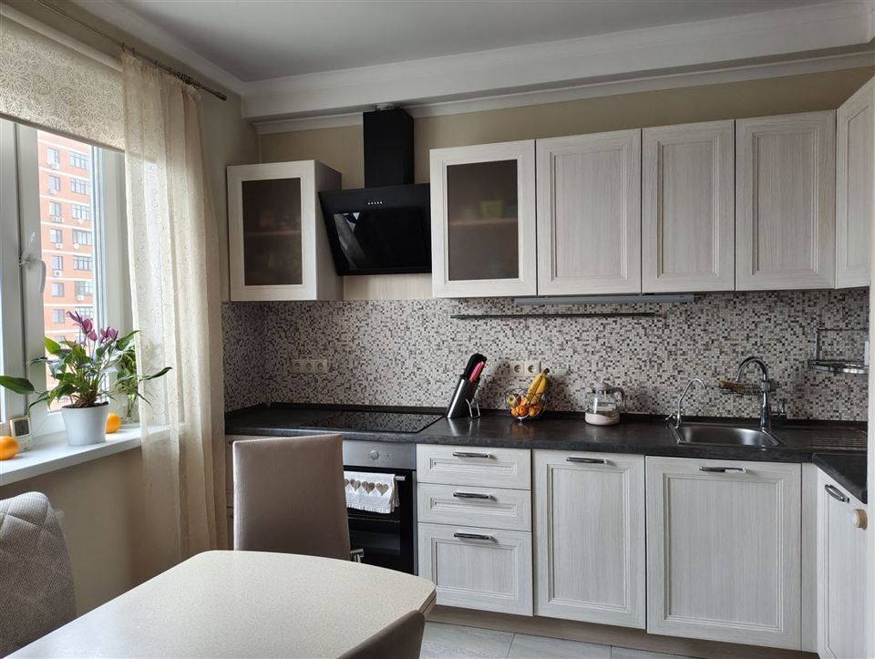 Продается 3-комнатная квартира, площадью 74.00 кв.м. Москва, улица Миклухо-Маклая, дом 30